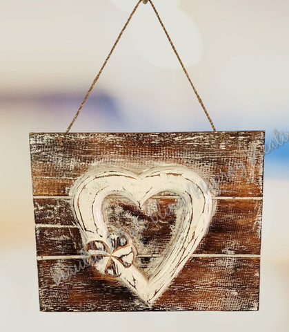 Wood plaque, white heart approx 20cm x 25cm