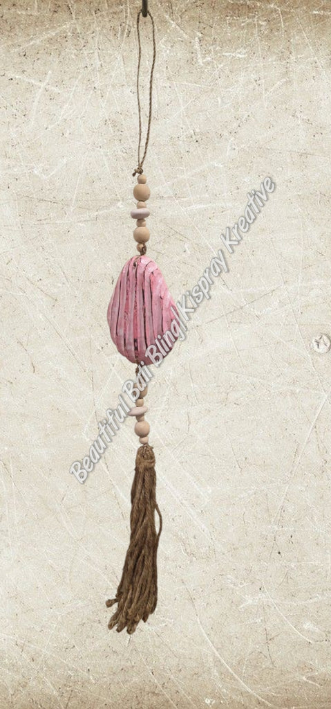 Beachy Hamptons Driftwood Wood dangler shell, pink approx 9cm x 55 cm #0046