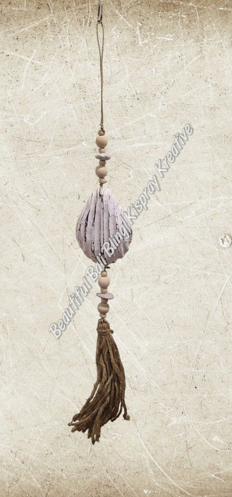 Beachy Hamptons Driftwood Wood dangler shell, white approx 9cm x 55 cm #0047