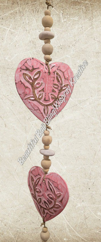 Beachy Hamptons Driftwood Wood dangle heart pink approx 10cm x 90 cm #0051