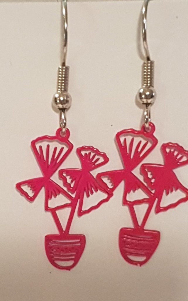 Earrings, plant hot pink , PETITE. Size including earring hook is approx 40mm long.