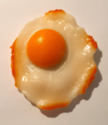 Magnet.. fried egg, very realistic