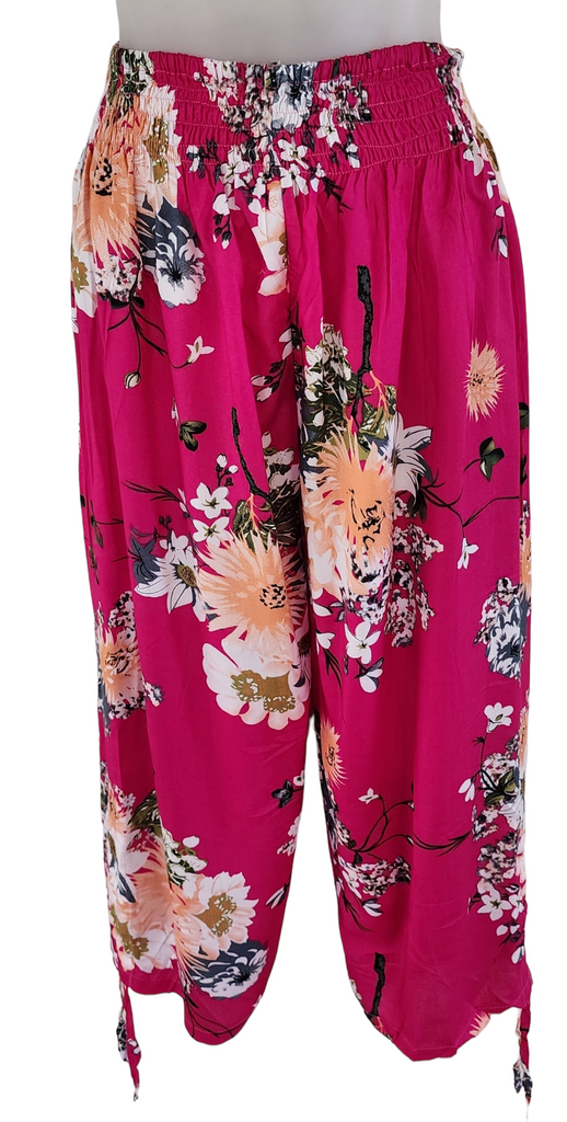 Harem pants  Three Quater length PINK & Floral Suit to size 8 to 12. clothing #24